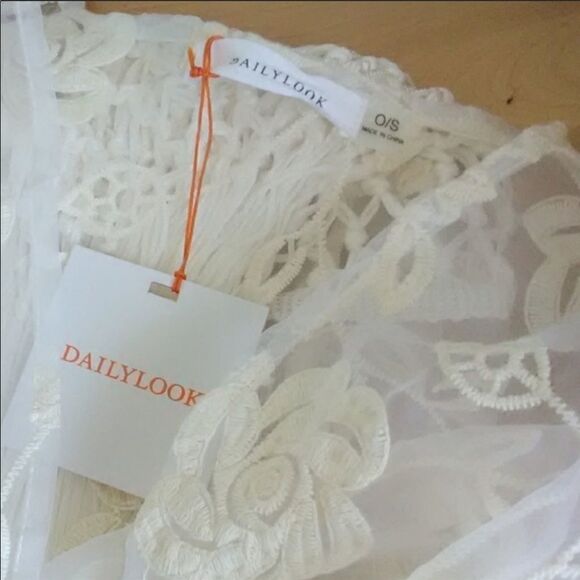 ✨HP✨FLORAL EMBROIDERED SHEER KIMONO✨ - Picture 8 of 10